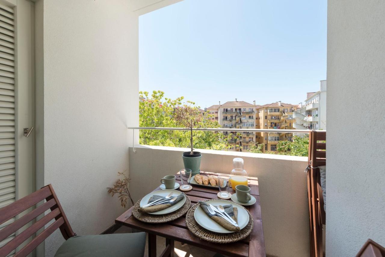 Emporium Deluxe 3Br Apartment W/ Private Parking By Lovelystay OOporto Extérieur photo