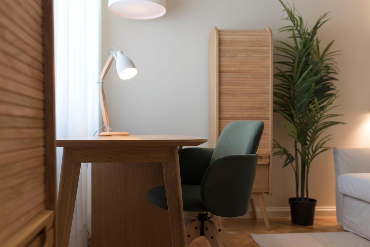 Emporium Deluxe 3Br Apartment W/ Private Parking By Lovelystay OOporto Extérieur photo
