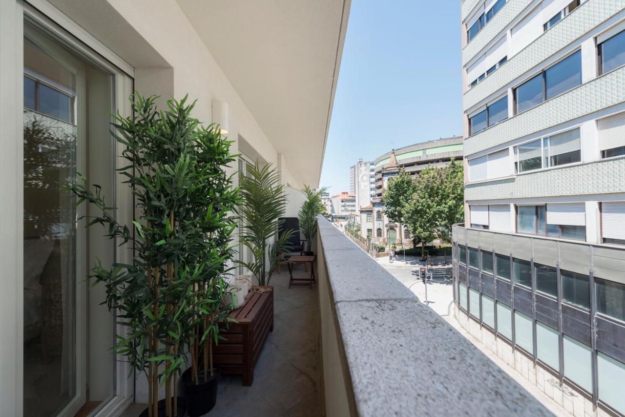 Emporium Deluxe 3Br Apartment W/ Private Parking By Lovelystay OOporto Extérieur photo