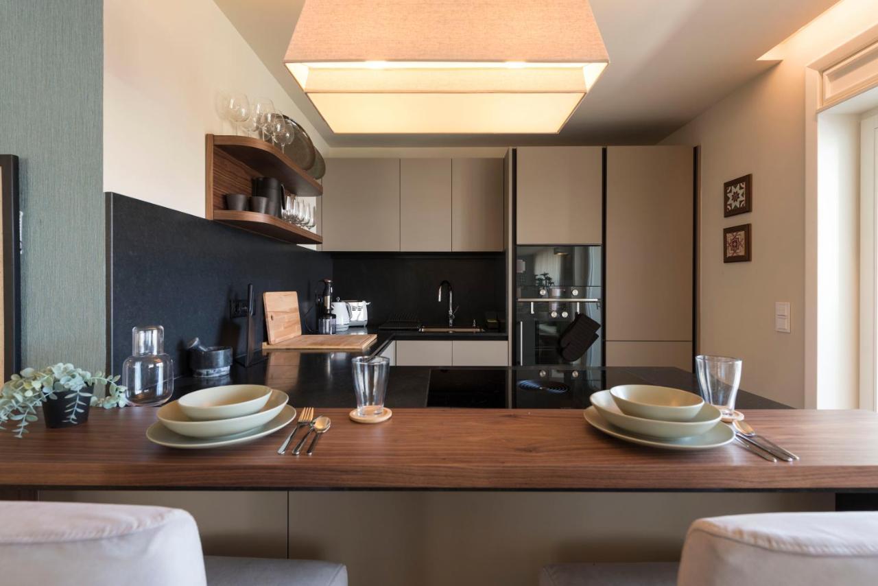 Emporium Deluxe 3Br Apartment W/ Private Parking By Lovelystay OOporto Extérieur photo