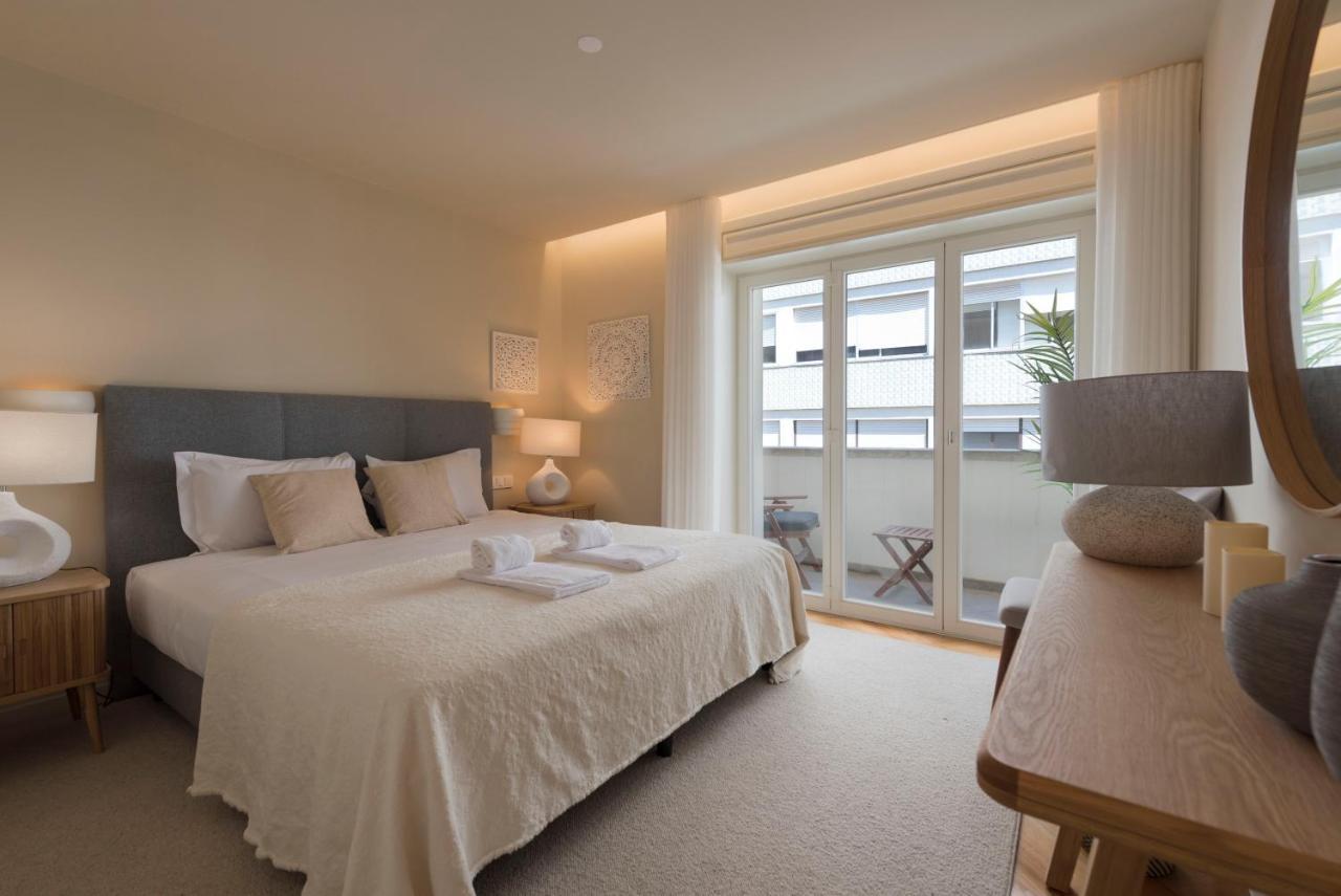 Emporium Deluxe 3Br Apartment W/ Private Parking By Lovelystay OOporto Extérieur photo